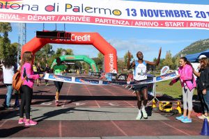 Arrivo vincitore maratona uomini