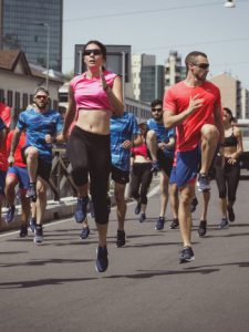 Skip-a-gambe-alzate-esercizi-di-tecnica-di-corsa-350x467